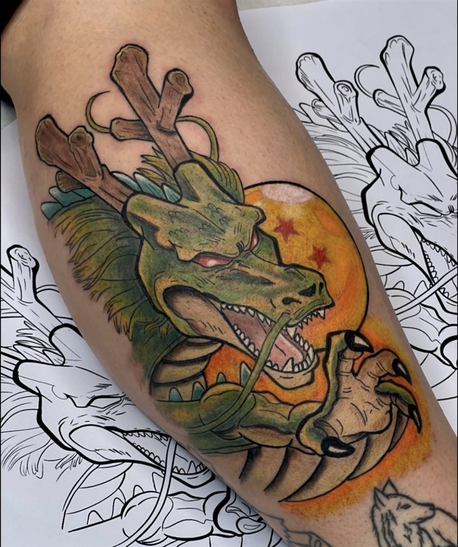 Tatuaggio a colori di un drago